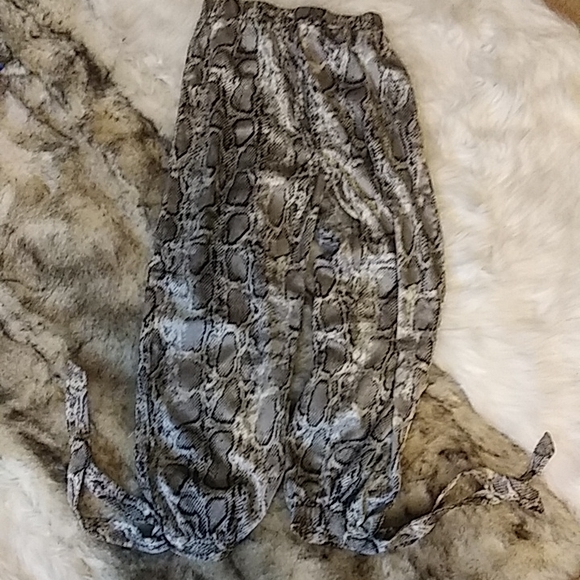Shein Pants. Size M. Color Snake Print. - Picture 3 of 4